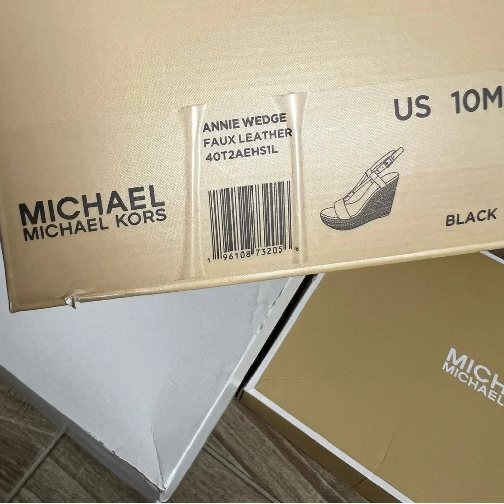 Michael Kors NIB Annie Wedge size 10